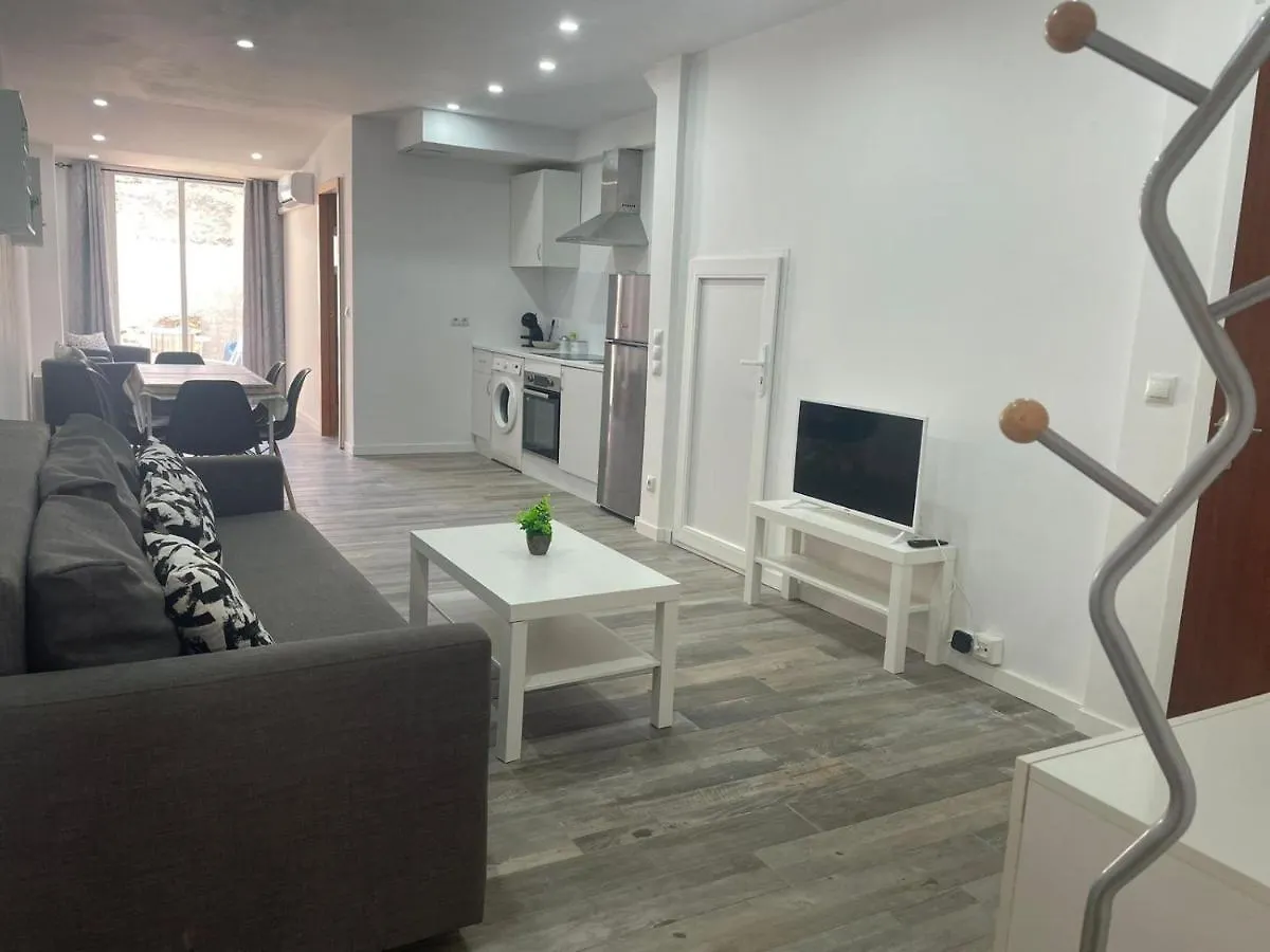 Apartment Piso En El Centro Del Vendrell. Alojamiento Entero.